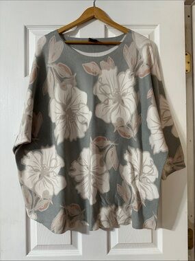 Sioni Gray Floral Tunic with Cream & Blush Accents